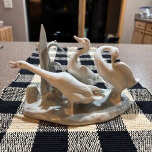 Llardo Spanish art - three geese